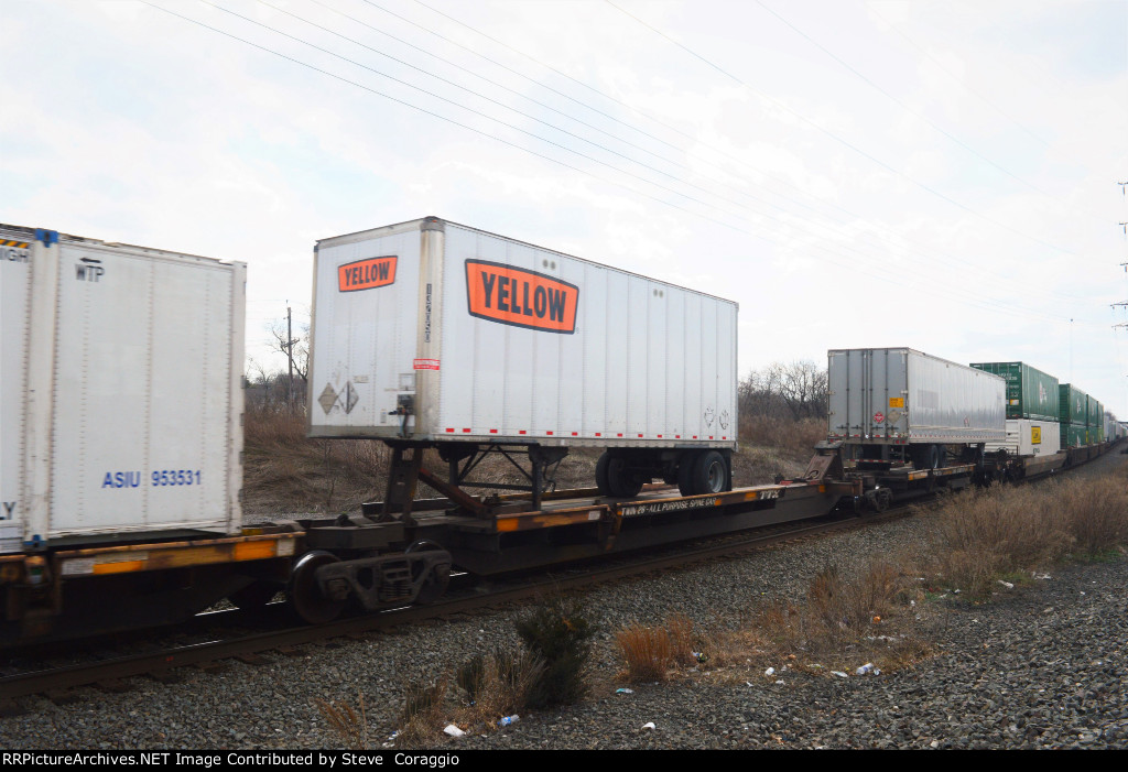 YRC 28FT Trailer # 132050 on Spine Car